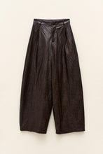 Carica l'immagine nel visualizzatore di Gallery, Pantalone Ecopelle Texture
