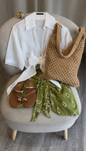Carica l&#39;immagine nel visualizzatore di Gallery, Camicia Crop
