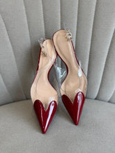 Carica l&#39;immagine nel visualizzatore di Gallery, Slingback Heart Red
