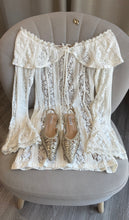 Carica l&#39;immagine nel visualizzatore di Gallery, Mini Lace Dress
