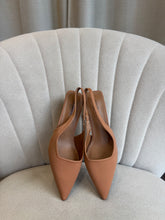 Carica l&#39;immagine nel visualizzatore di Gallery, Slingback Tan
