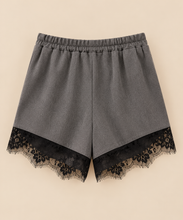 Carica l'immagine nel visualizzatore di Gallery, Shorts con Pizzo
