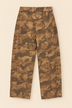 Carica l'immagine nel visualizzatore di Gallery, PANTALONE CAMOUFLAGE
